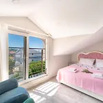 Stunning In With Seaview And Pool Appartement *