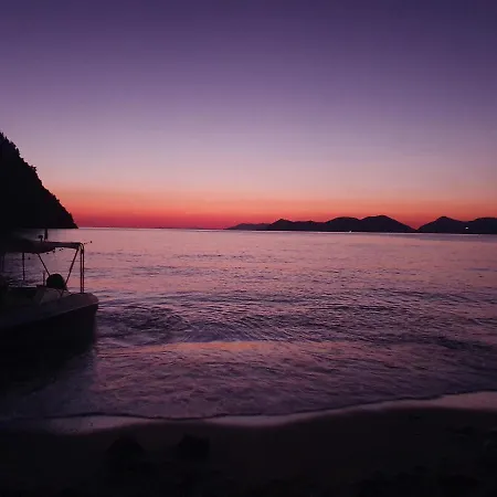 Stunning In With Seaview And Pool Apartament *