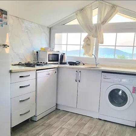 Apartament Stunning In With Seaview And Pool