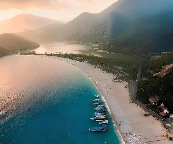 Stunning In With Seaview And Pool דירה *