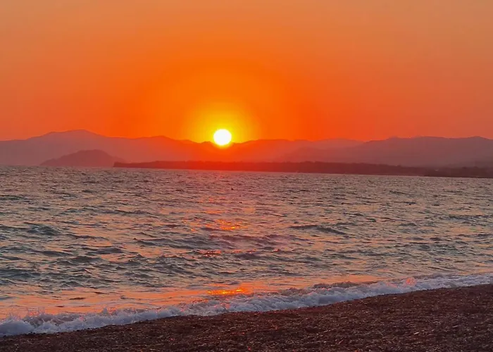 Stunning In With Seaview And Pool דירה