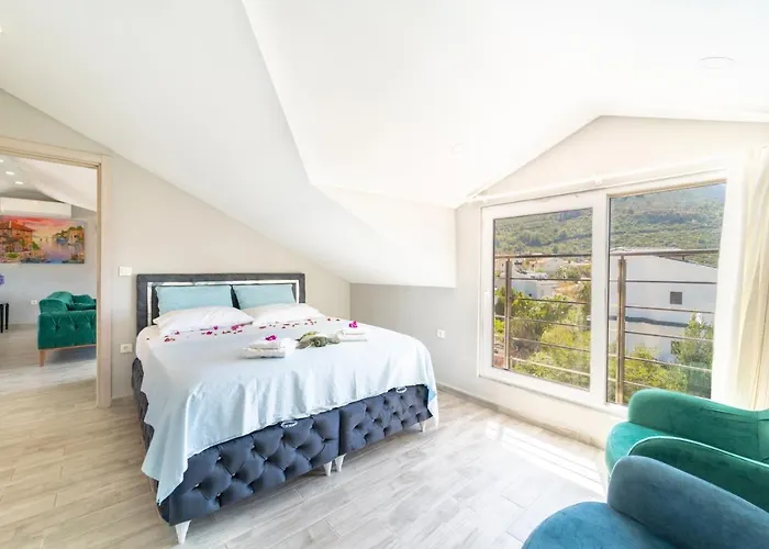 Stunning In With Seaview And Pool *