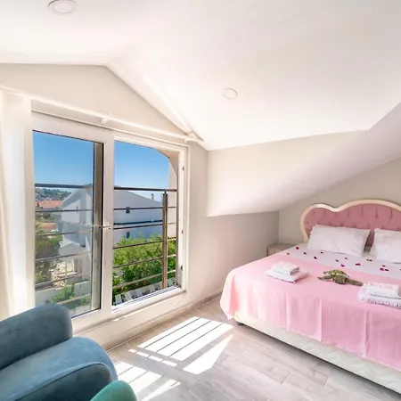 Stunning In With Seaview And Pool Apartamento *