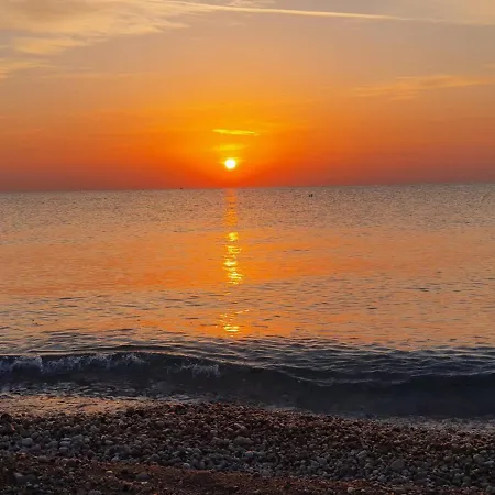 Stunning In With Seaview And Pool Apartamento