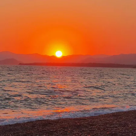 Stunning In With Seaview And Pool Apartamento