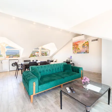 Stunning In With Seaview And Pool