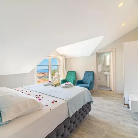 Stunning In With Seaview And Pool Apartamento *